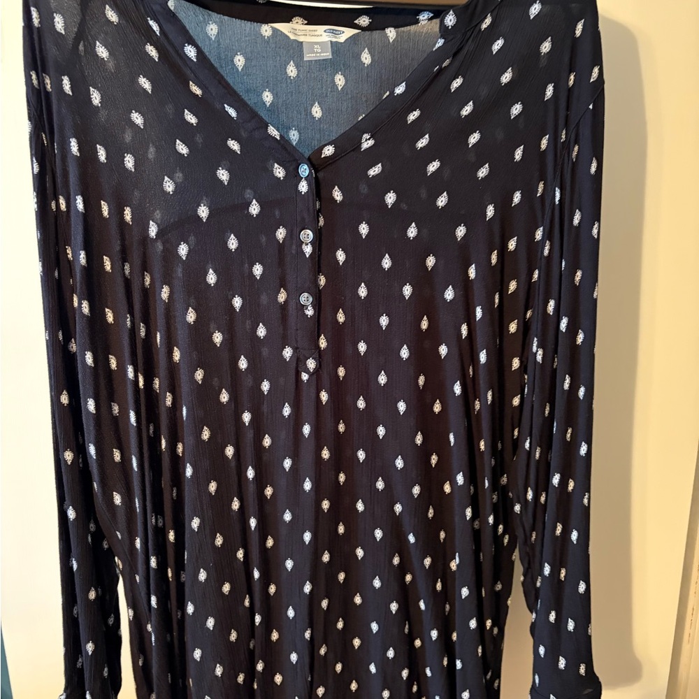 Old Navy Black and White Patterned Shirt